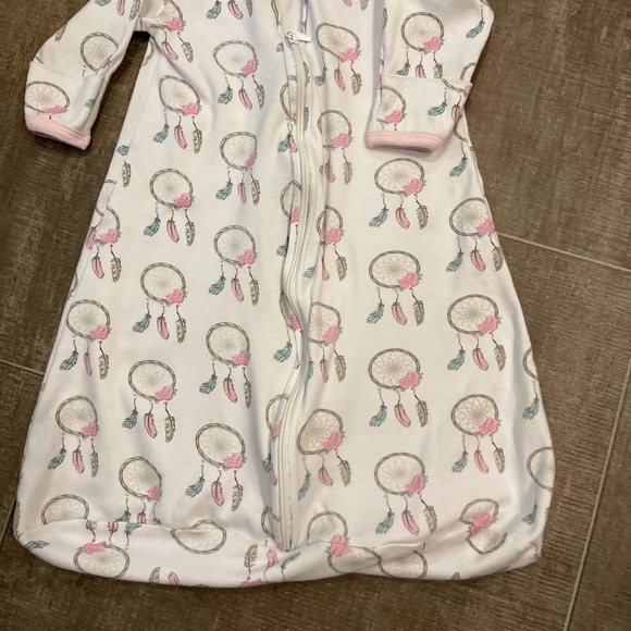 HB Baby’s sleeping sack.  SIZE 3-9 - Picture 2 of 3